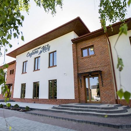 Gosciniec Ceglane Katy Hotel Dwikozy Exterior photo