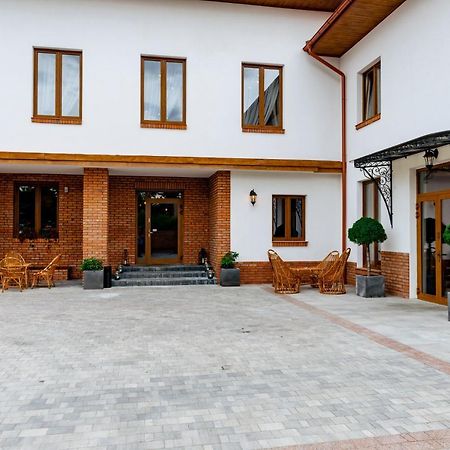 Gosciniec Ceglane Katy Hotel Dwikozy Exterior photo