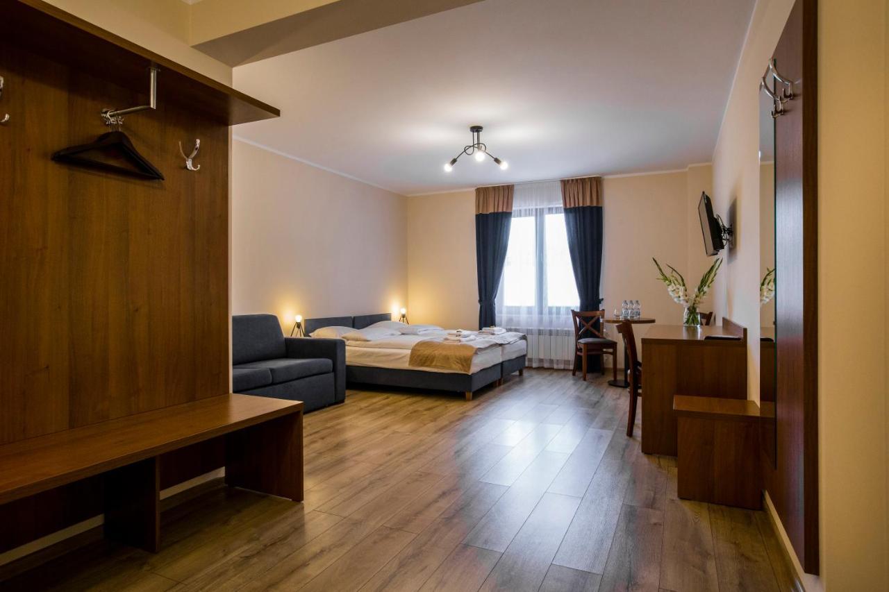 Gosciniec Ceglane Katy Hotel Dwikozy Exterior photo