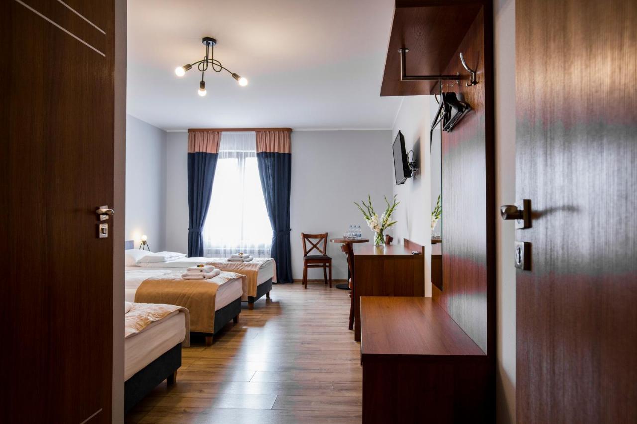 Gosciniec Ceglane Katy Hotel Dwikozy Exterior photo