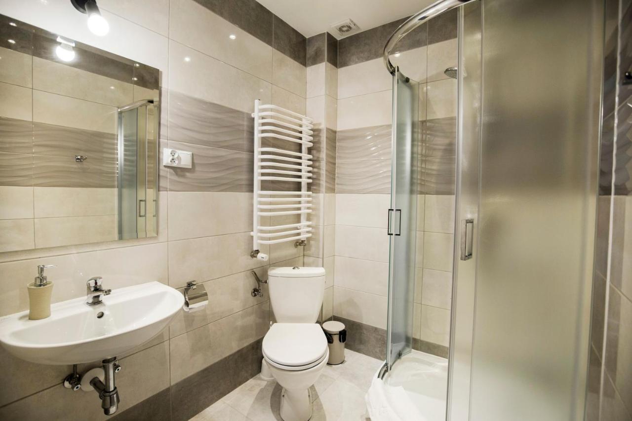 Gosciniec Ceglane Katy Hotel Dwikozy Exterior photo