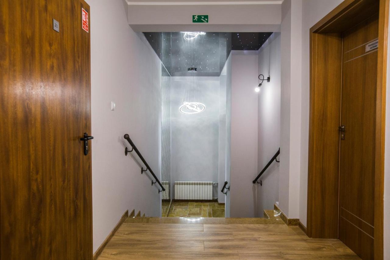 Gosciniec Ceglane Katy Hotel Dwikozy Exterior photo